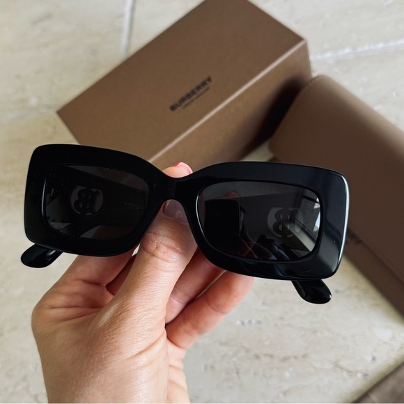 BURBERRY Sunglasses, B4243 3001/87, Authentic with tags - Picture 11 of 11